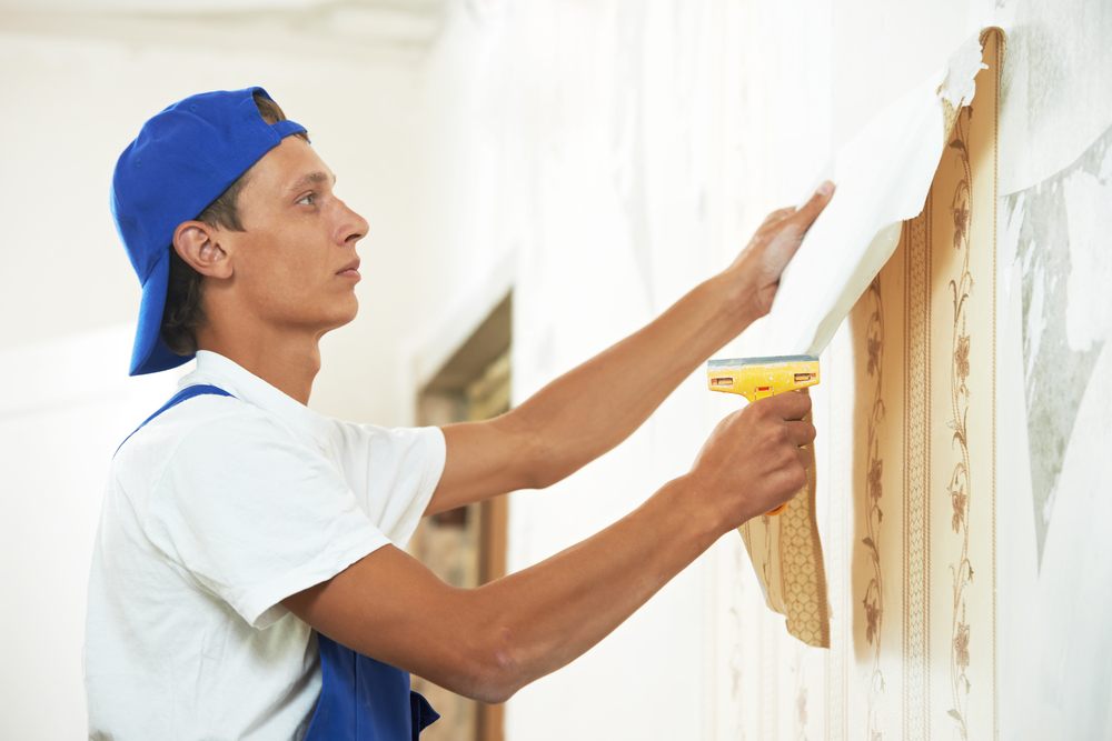 Behang verwijderen in een woning in Den Bosch? Huur onze behang verwijderaars in. Zij werken snel en veroorzaken geen schade aan je muren.
